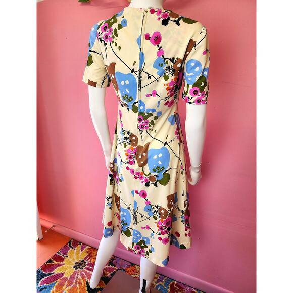 Size Medium Large | Vintage 1970's Buttercream Pink Blue Floral Babydoll Dress - Picture 10 of 10
